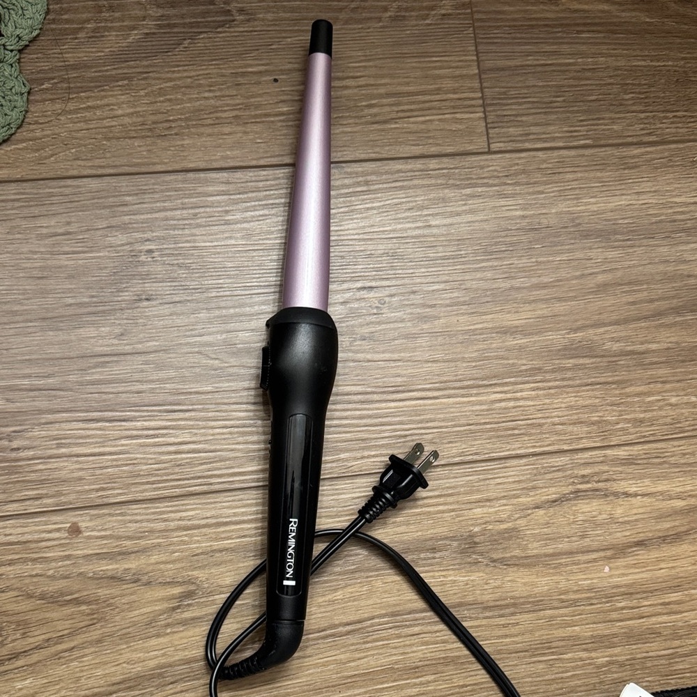 Remington Black and Lavender Curling Wand